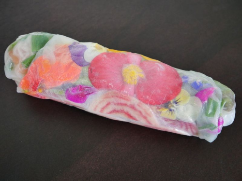 Rouleau de printemps à la truite fumée