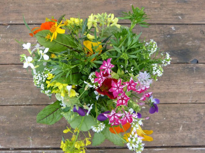 Bouquet de fleurs comestibles