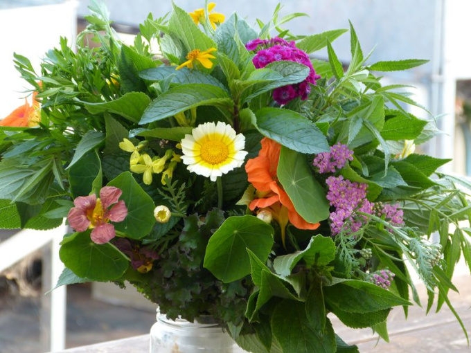 Bouquet de fleurs comestibles